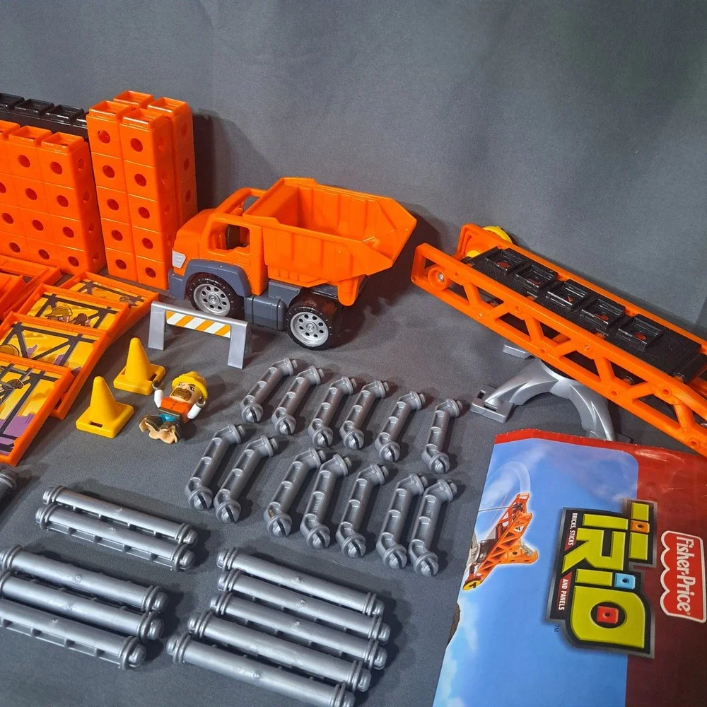 Fisher-Price TRIO Construction Set P6834 Dump‎ Truck Crane Blocks COMPLETE